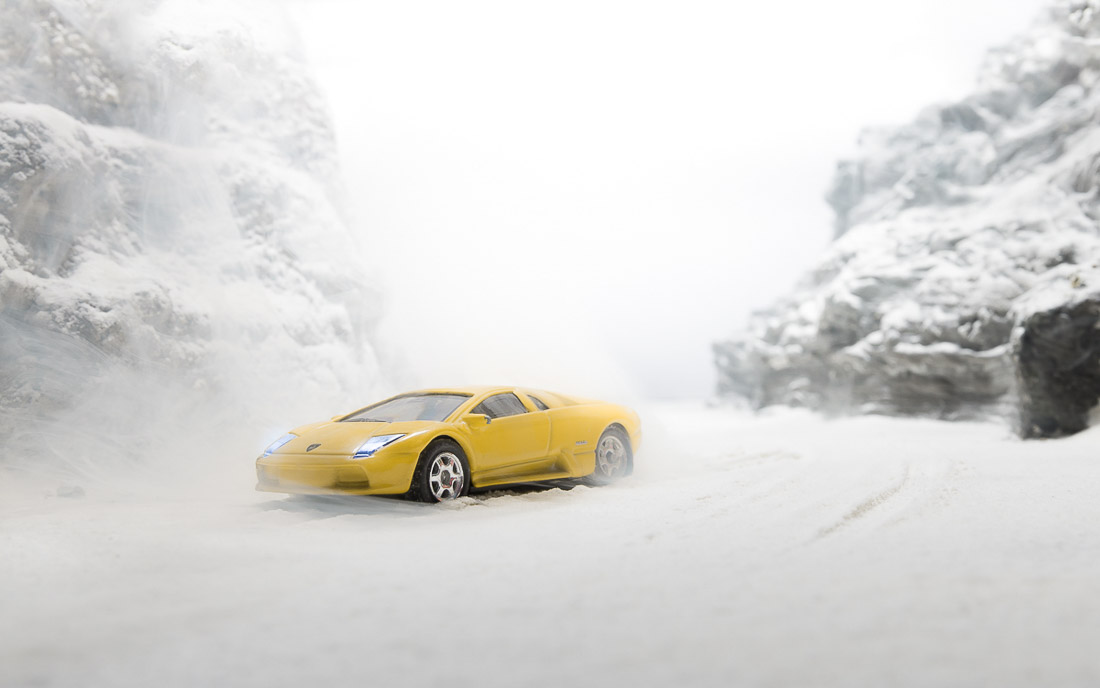 Lamborghini im Schneesturm